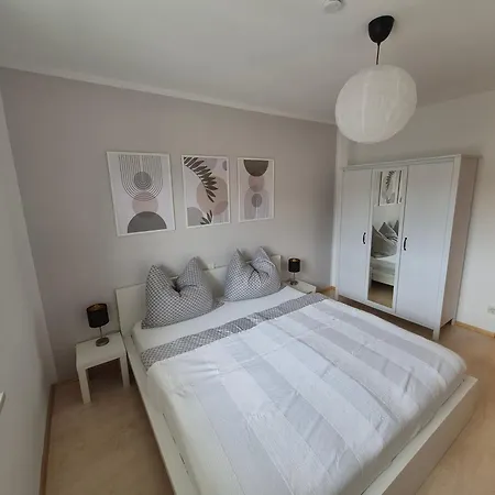 West * Sankt Lorenz (Vocklabruck)