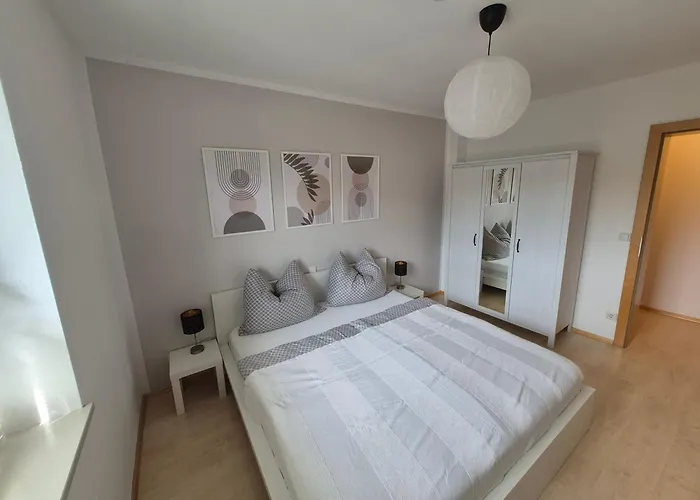 West * Sankt Lorenz (Vocklabruck)